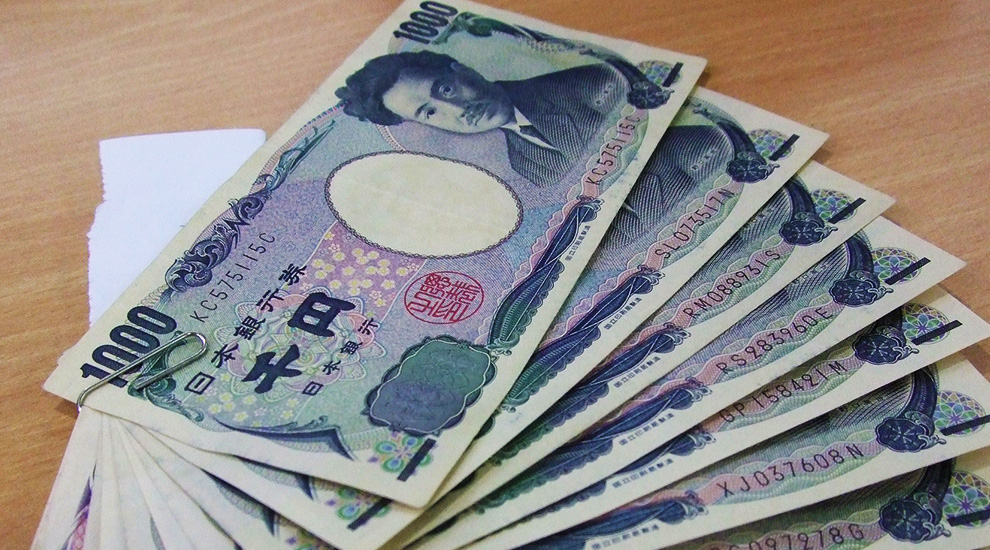 japan-debates-regulating-bitcoin-as-currency-banks-eager-to-study-blockchain